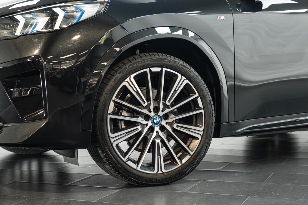 BMW iX2 32