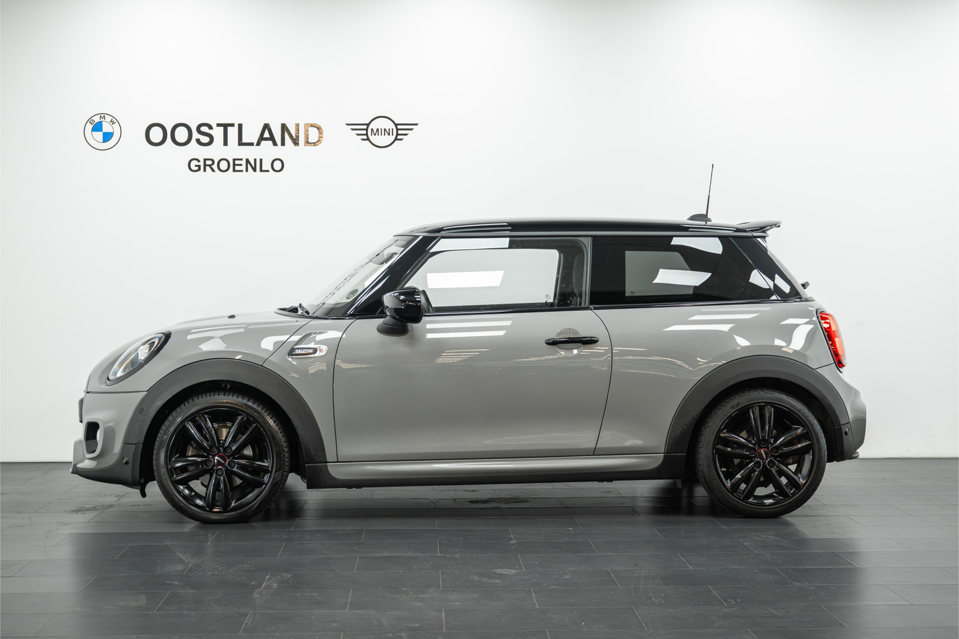 MINI Cooper Hatchback JCW