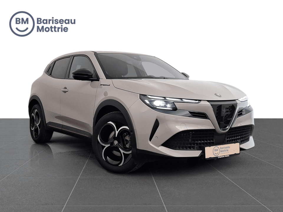 Alfa Romeo Junior SPECIALE AUTOMAAT HYBRID 145 PK *MEMORY SEATS*CAMERA SENSOREN*CARPLAY*DAB*GPS* - Afbeelding 1