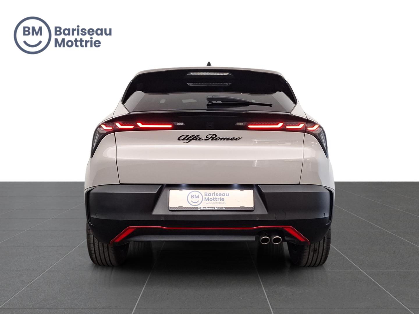 Alfa Romeo Junior SPECIALE AUTOMAAT HYBRID 145 PK *MEMORY SEATS*CAMERA SENSOREN*CARPLAY*DAB*GPS* - Afbeelding 5