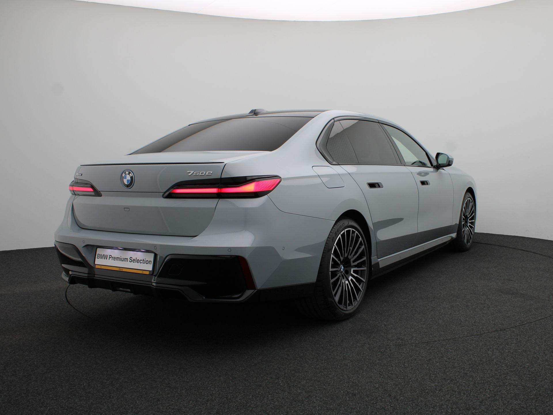 BMW 7 Serie Sedan 750e xDrive - Afbeelding 2