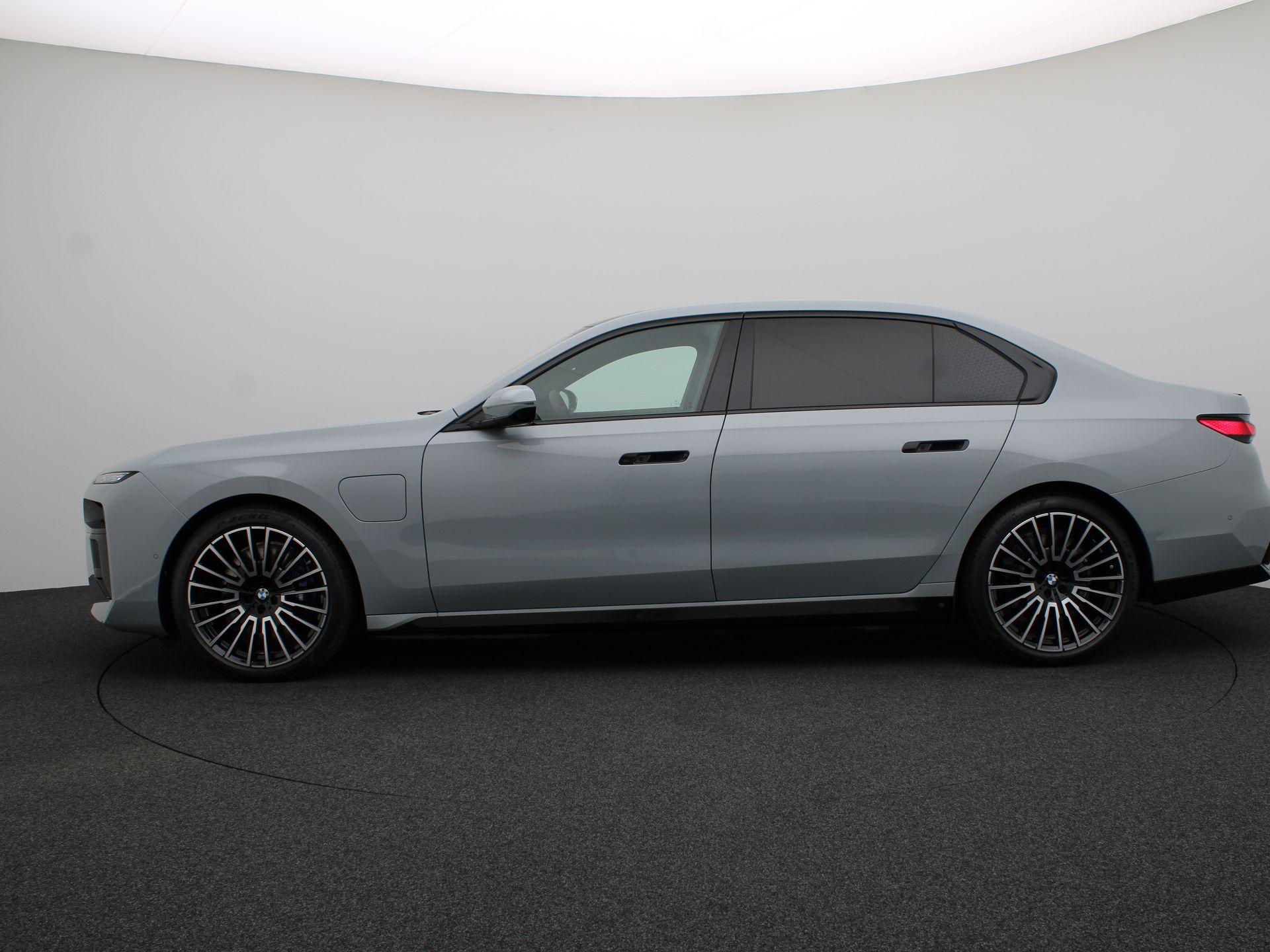 BMW 7 Serie Sedan 750e xDrive - Afbeelding 4