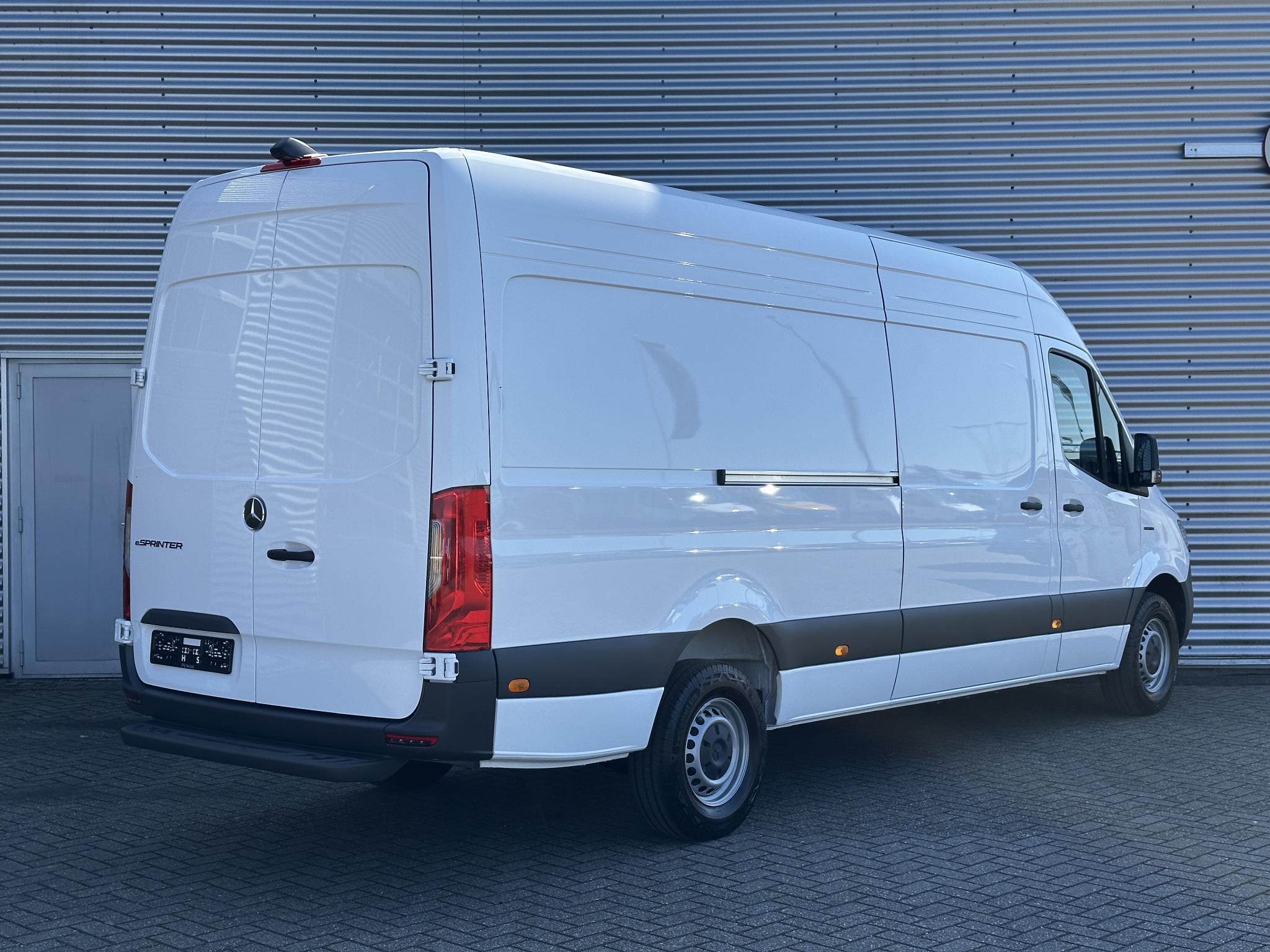 Mercedes-Benz eSprinter 314 L3H2 Maxi 56kWh Wltp: 220km - Afbeelding 2