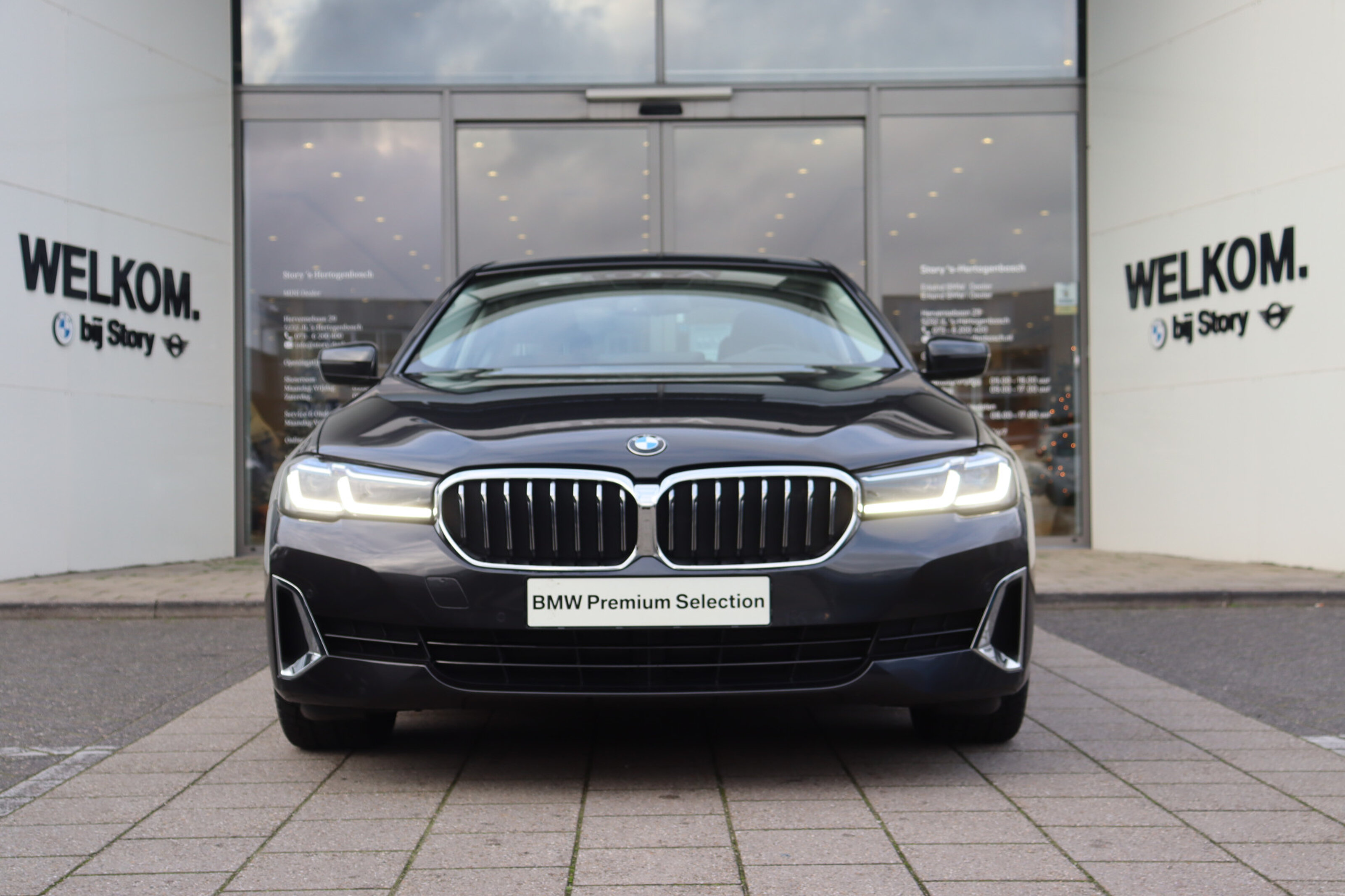 BMW 5 Serie 520i High Executive Luxury Line Automaat
