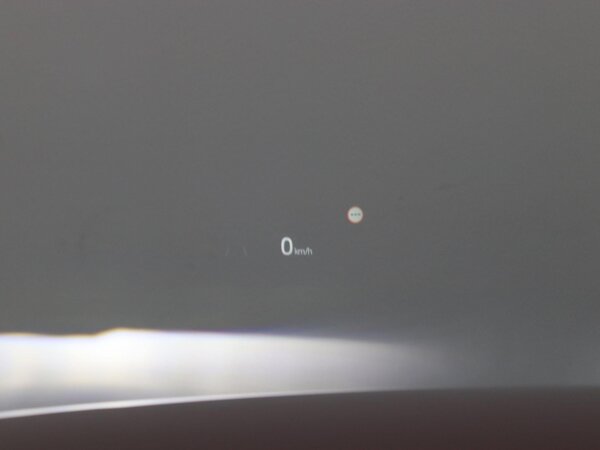 Active Driving Display (ADD): kleuren head-up display met de belangrijkste rij-informatie