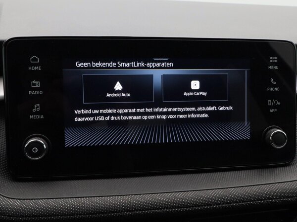 Apple Carplay/Android Auto Apple Carplay/Android Auto