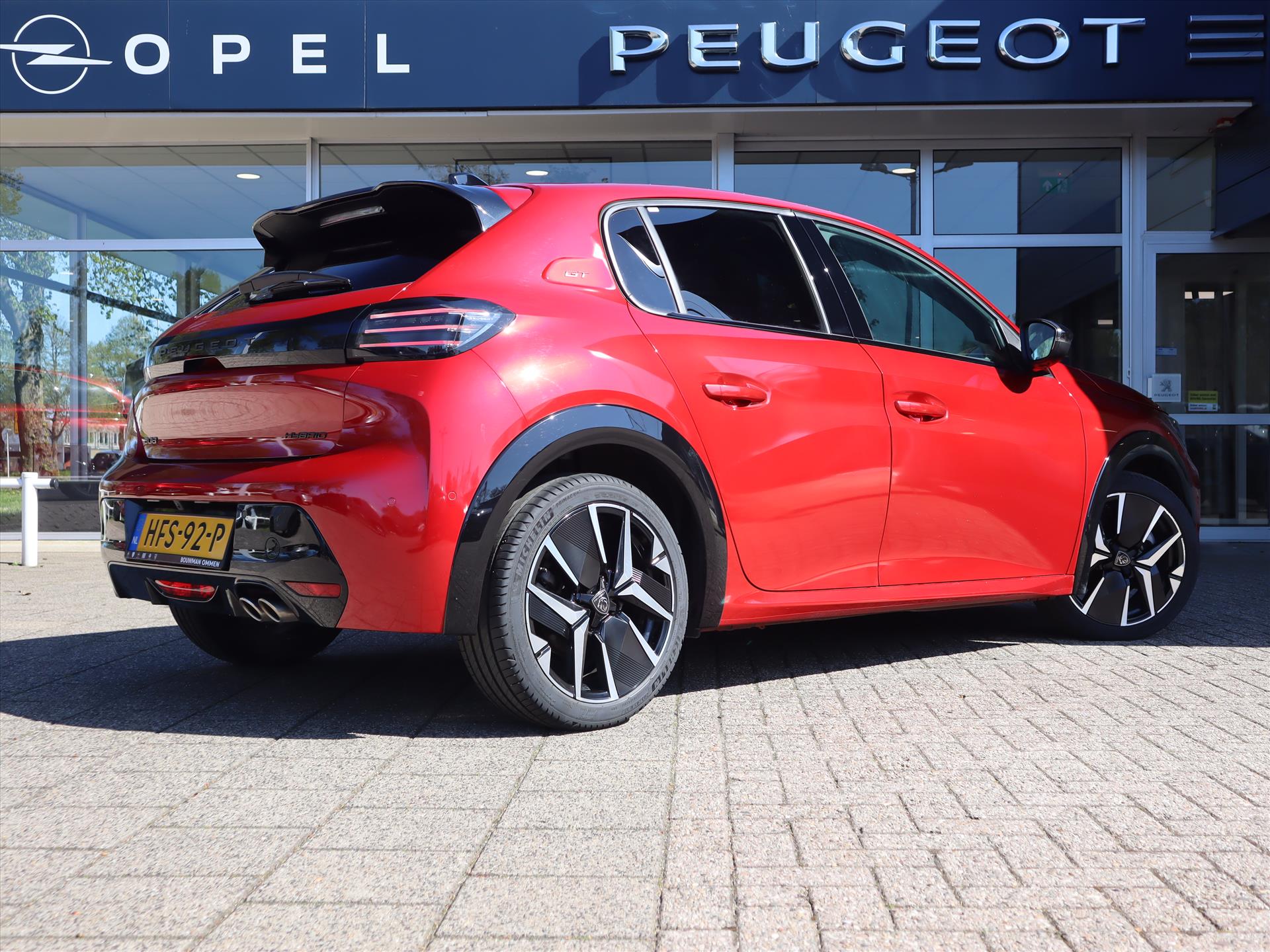 Peugeot 208 GT HYBRID 145pk e-DCS6 automaat, Rijklaarprijs, Camera voor en achter Adaptieve cruise control Keyless - Afbeelding 4