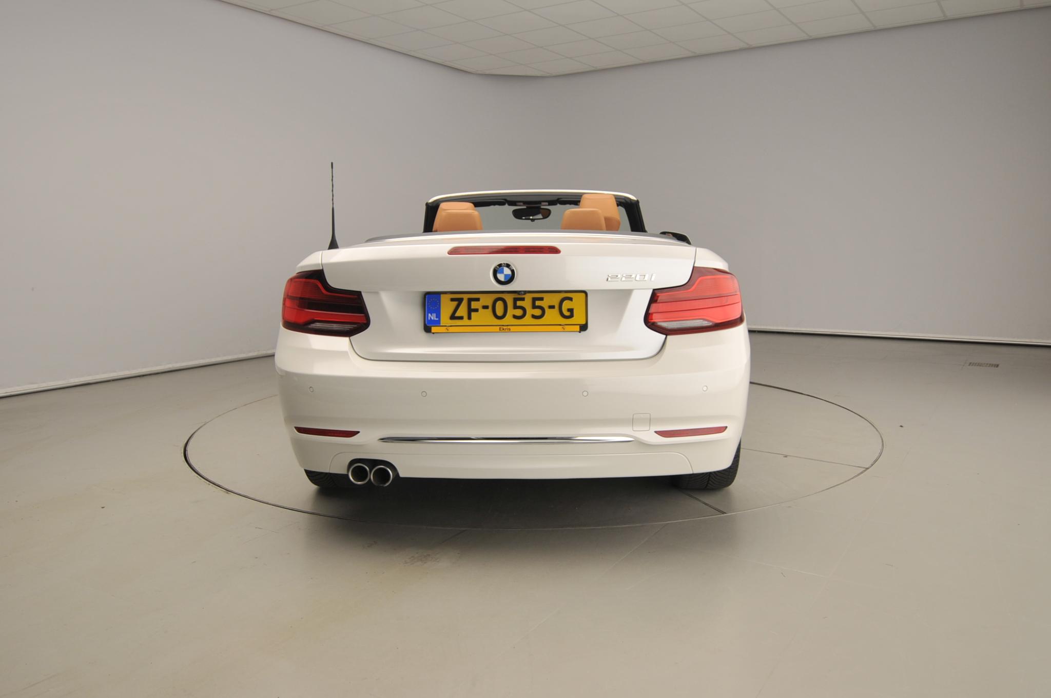 BMW 2 Serie Cabrio 220i High Executive - Bild 3