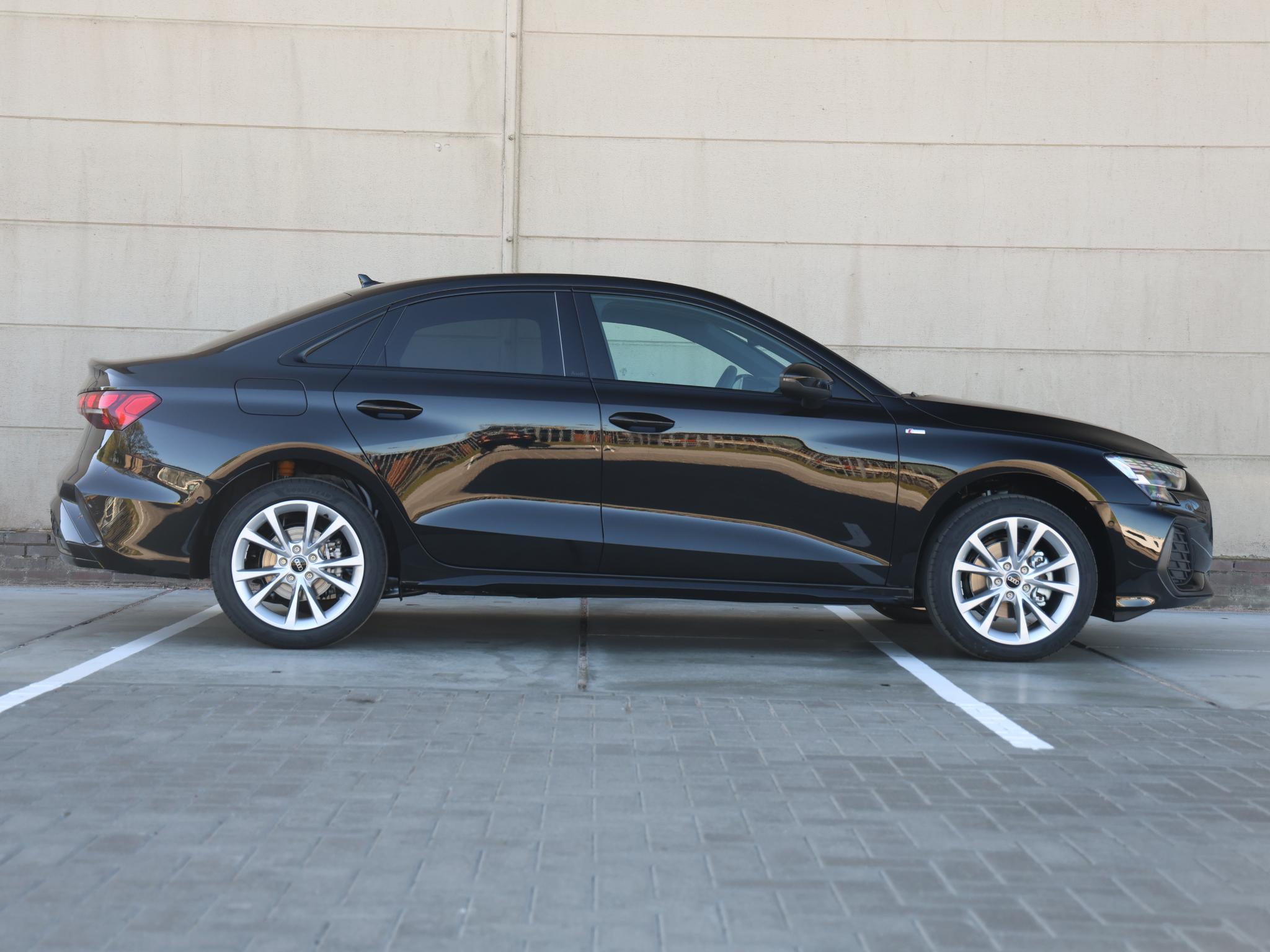 Audi A3 Limousine S edition 35 TFSI 110 kW / 150 PK Limousine 7 vers - Afbeelding 2