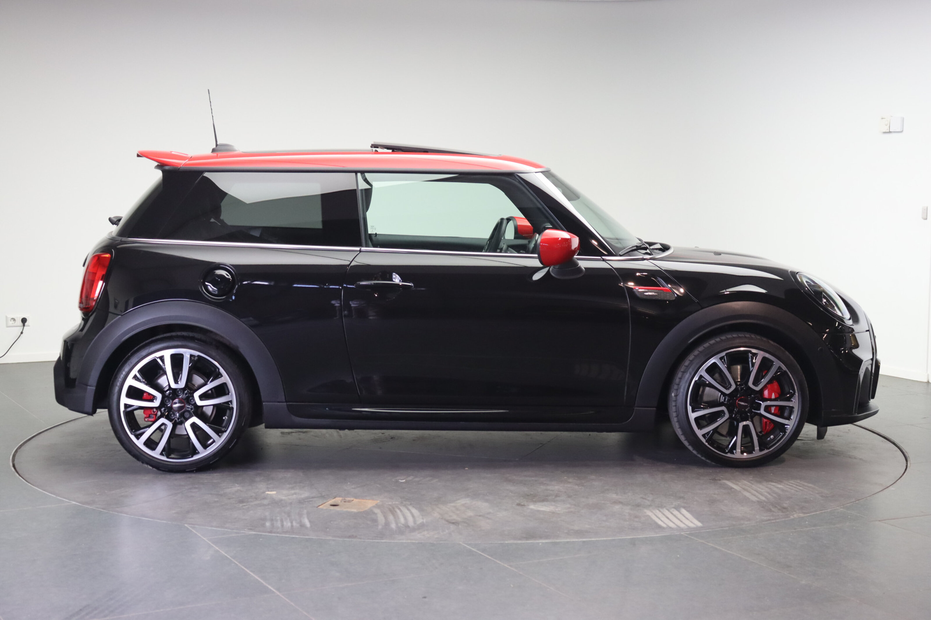 MINI Cooper Hatchback John Works Automaat