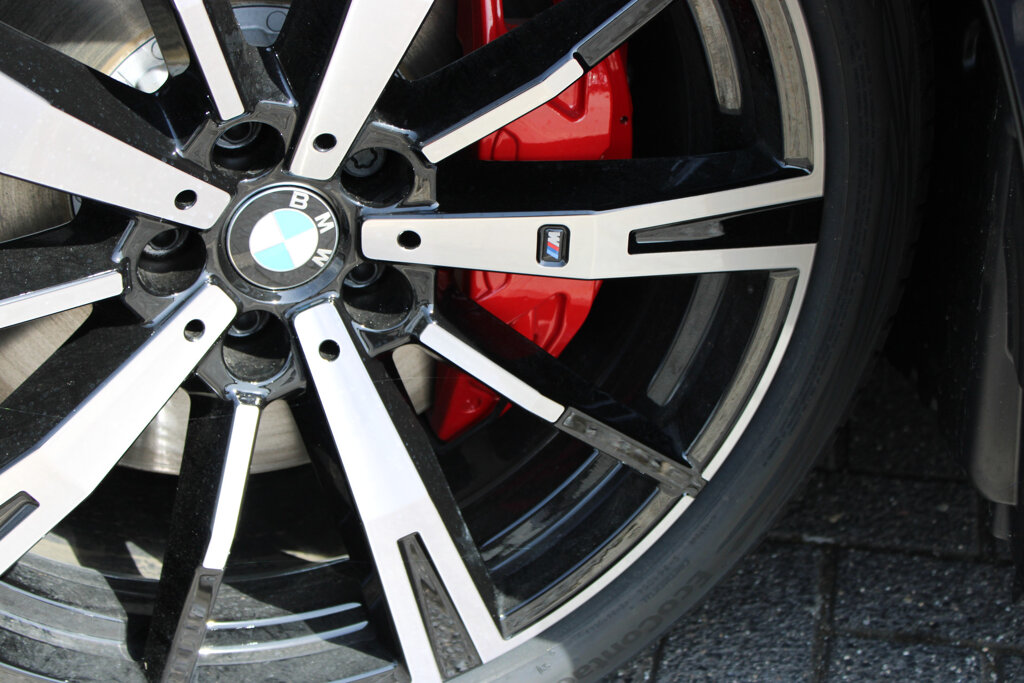 BMW i5 28