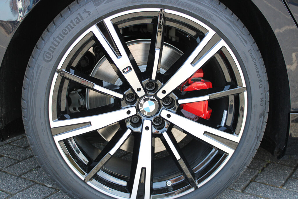 BMW i5 29
