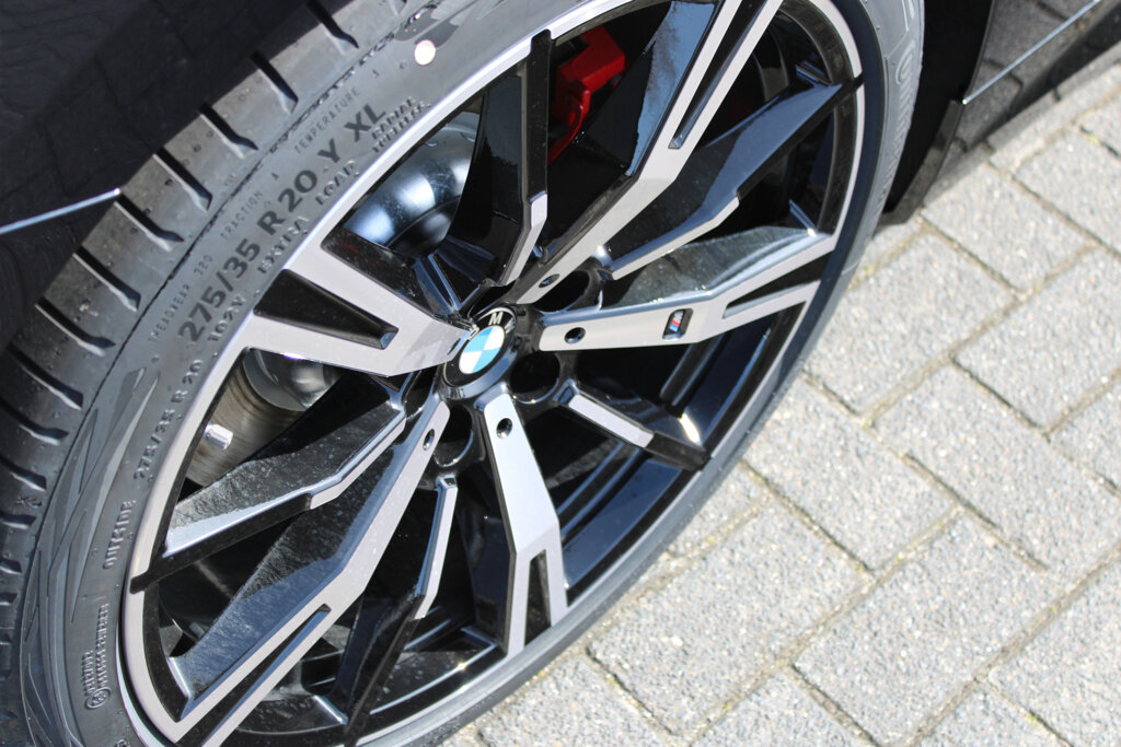 BMW i5 30