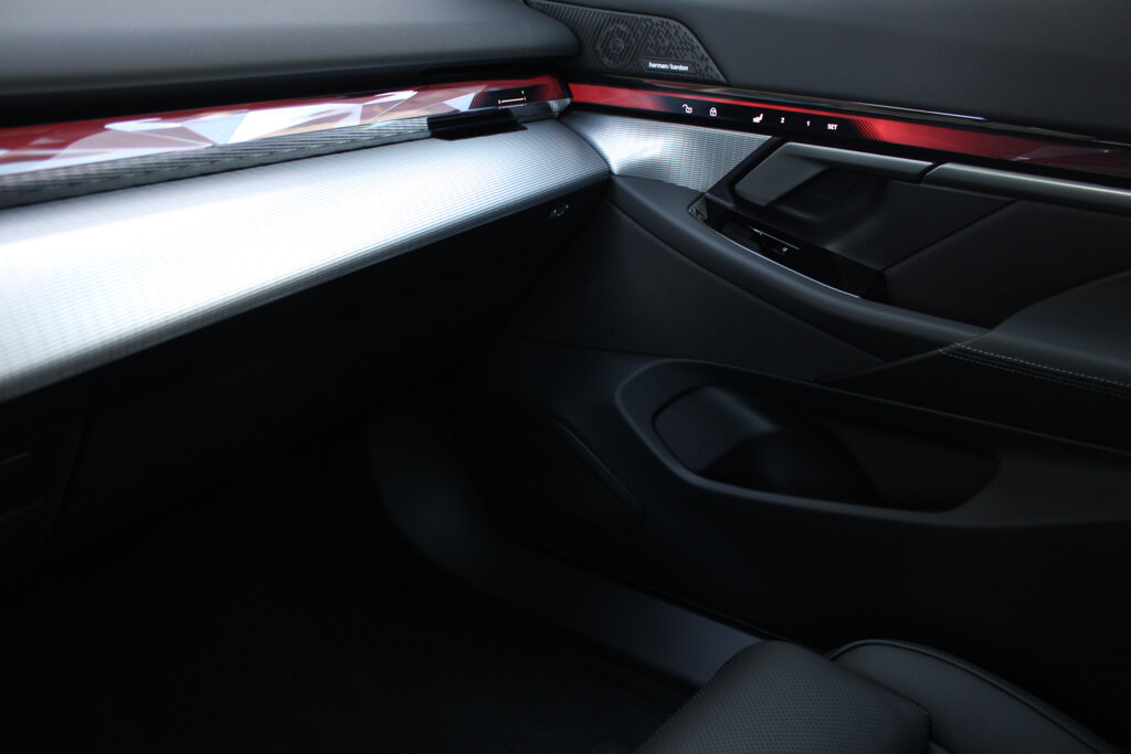 BMW i5 38