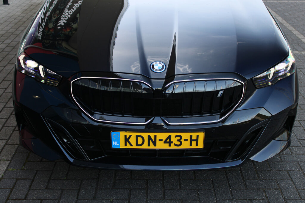 BMW i5 39