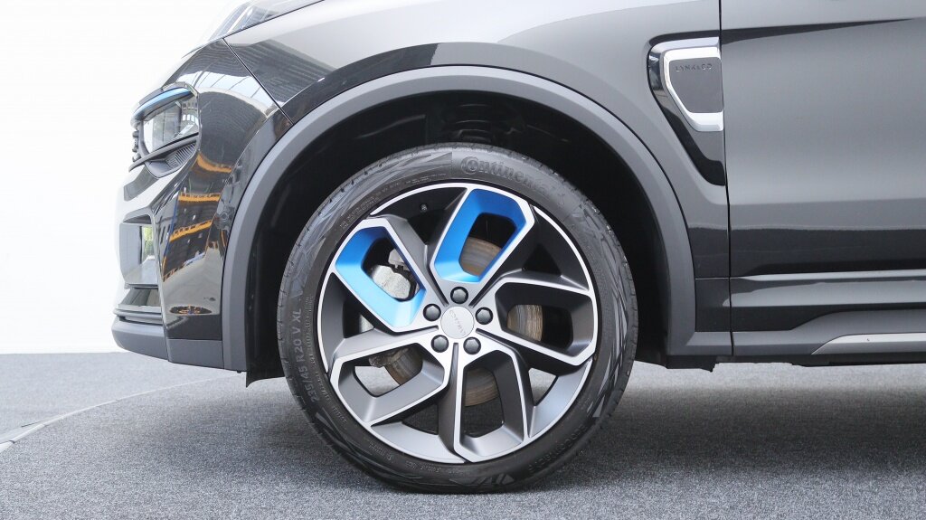 Lynk & Co 01