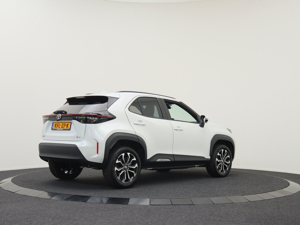 Toyota Yaris Cross 1.5 Hybrid 130 Dynamic | Winterpack | Achteruitrijcamera | - Afbeelding 2