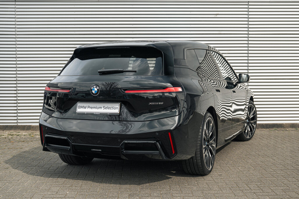 BMW iX 2
