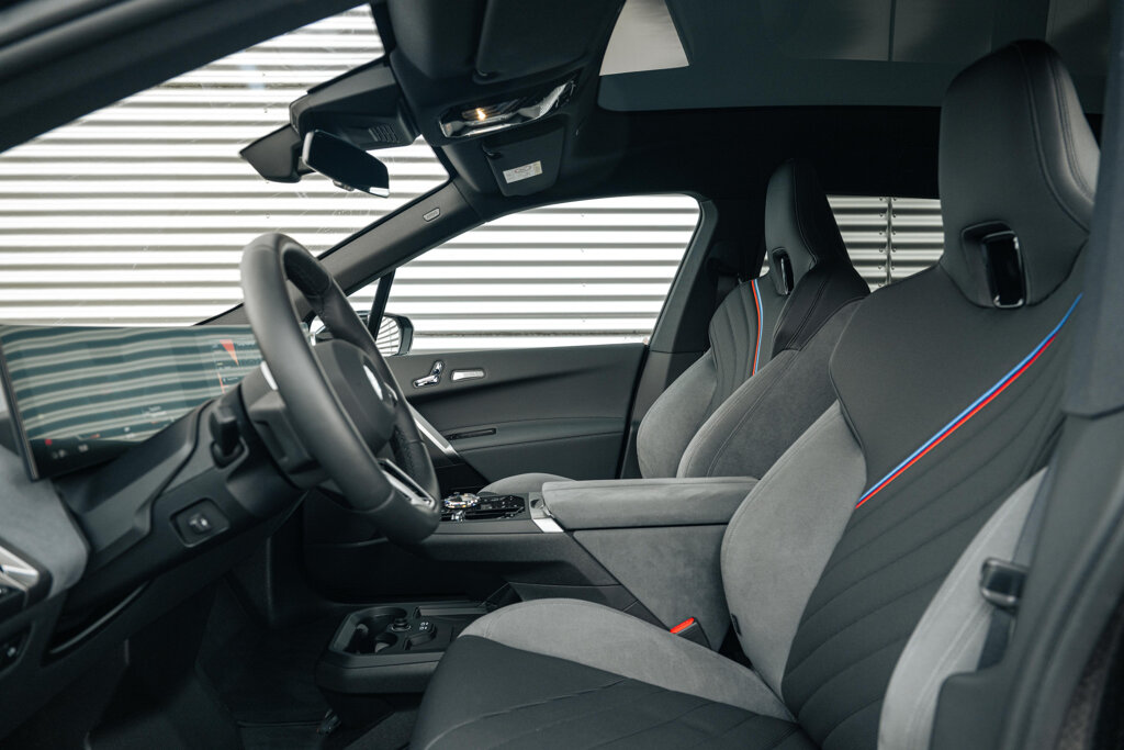 BMW iX 4