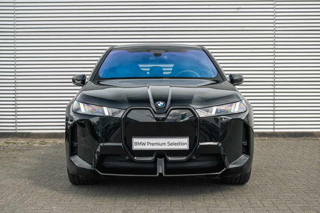 BMW iX 10