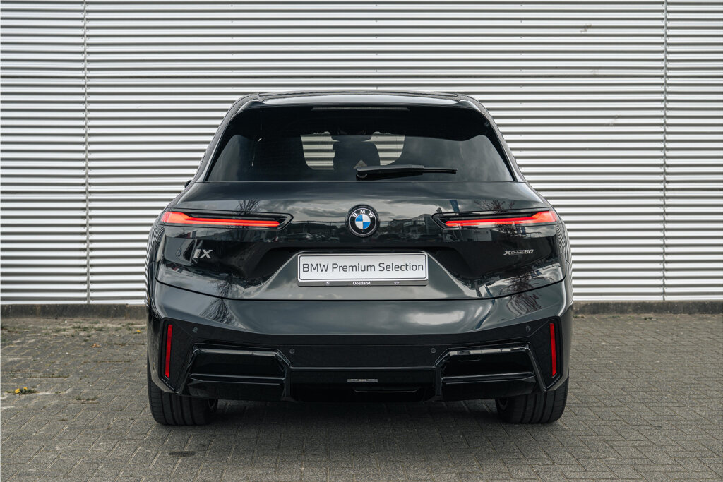 BMW iX 37