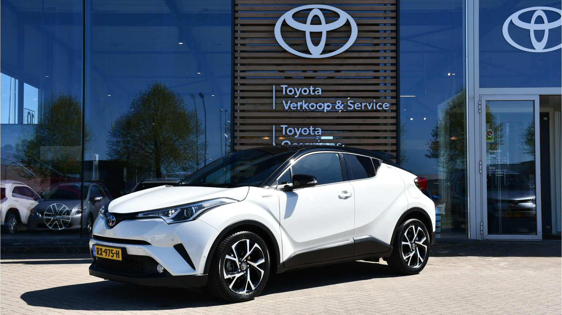 Toyota C-HR 1.8 Hybrid Bi-Tone Plus Limited Automaat 122pk