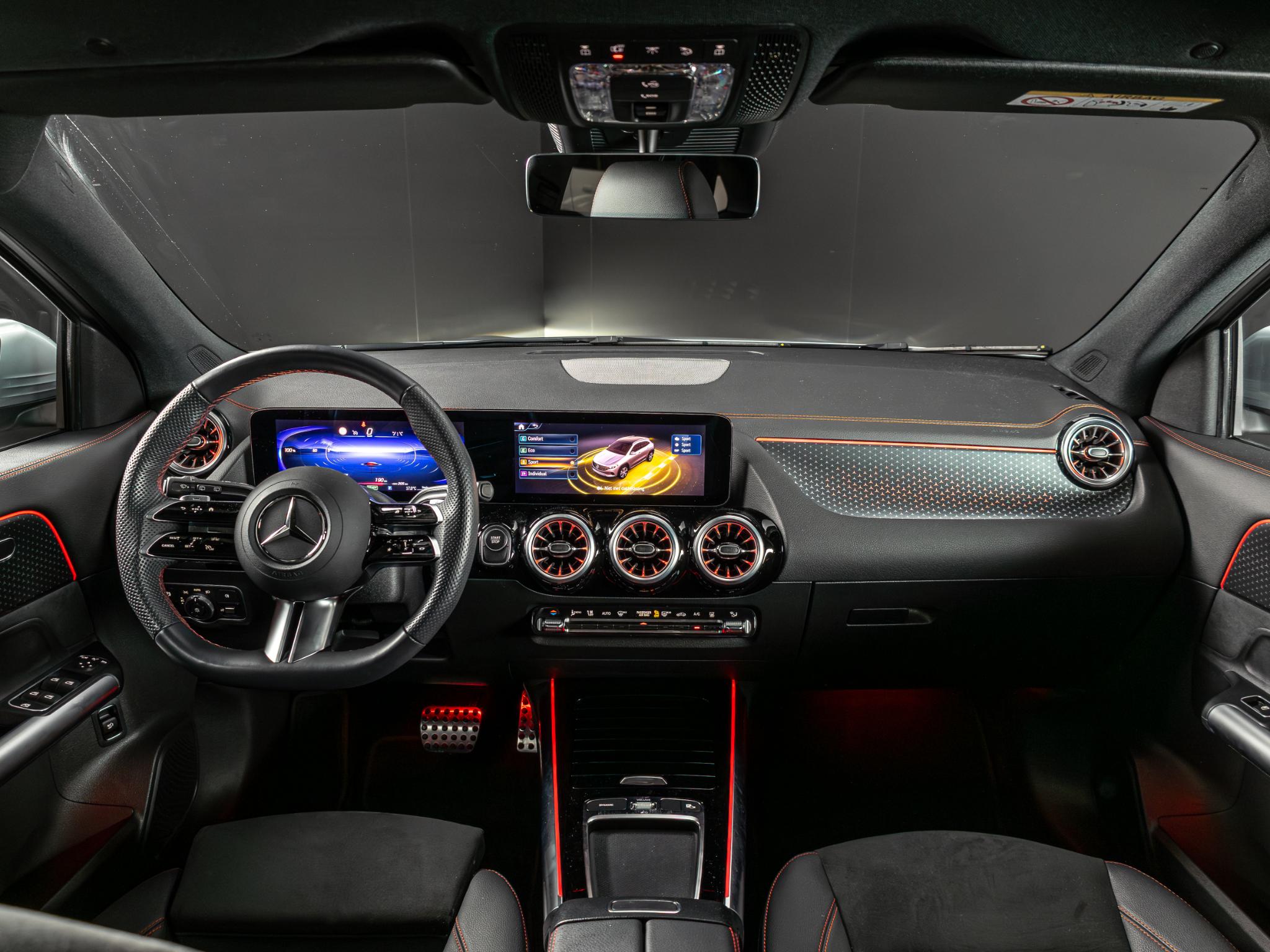 Mercedes-Benz EQA 350 4MATIC AMG Line 71 kWh - Afbeelding 3