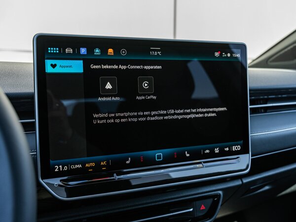 Apple Carplay/Android Auto Apple Carplay/Android Auto