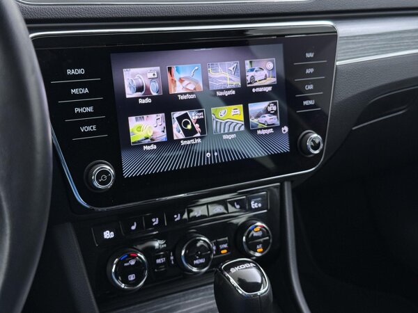Apple Carplay/Android Auto