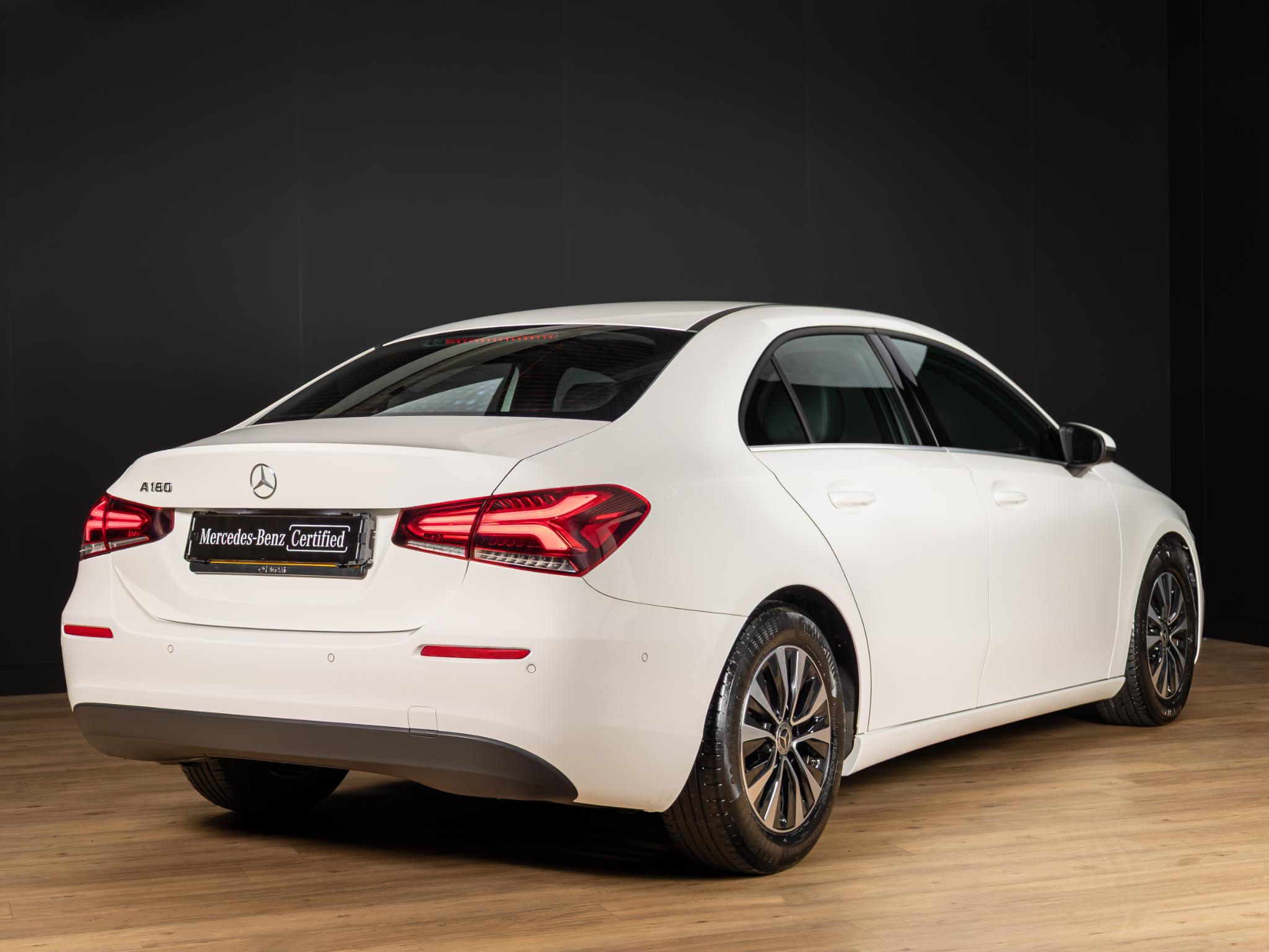 Mercedes-Benz A-Klasse Limousine 180 Business Solution - Afbeelding 2