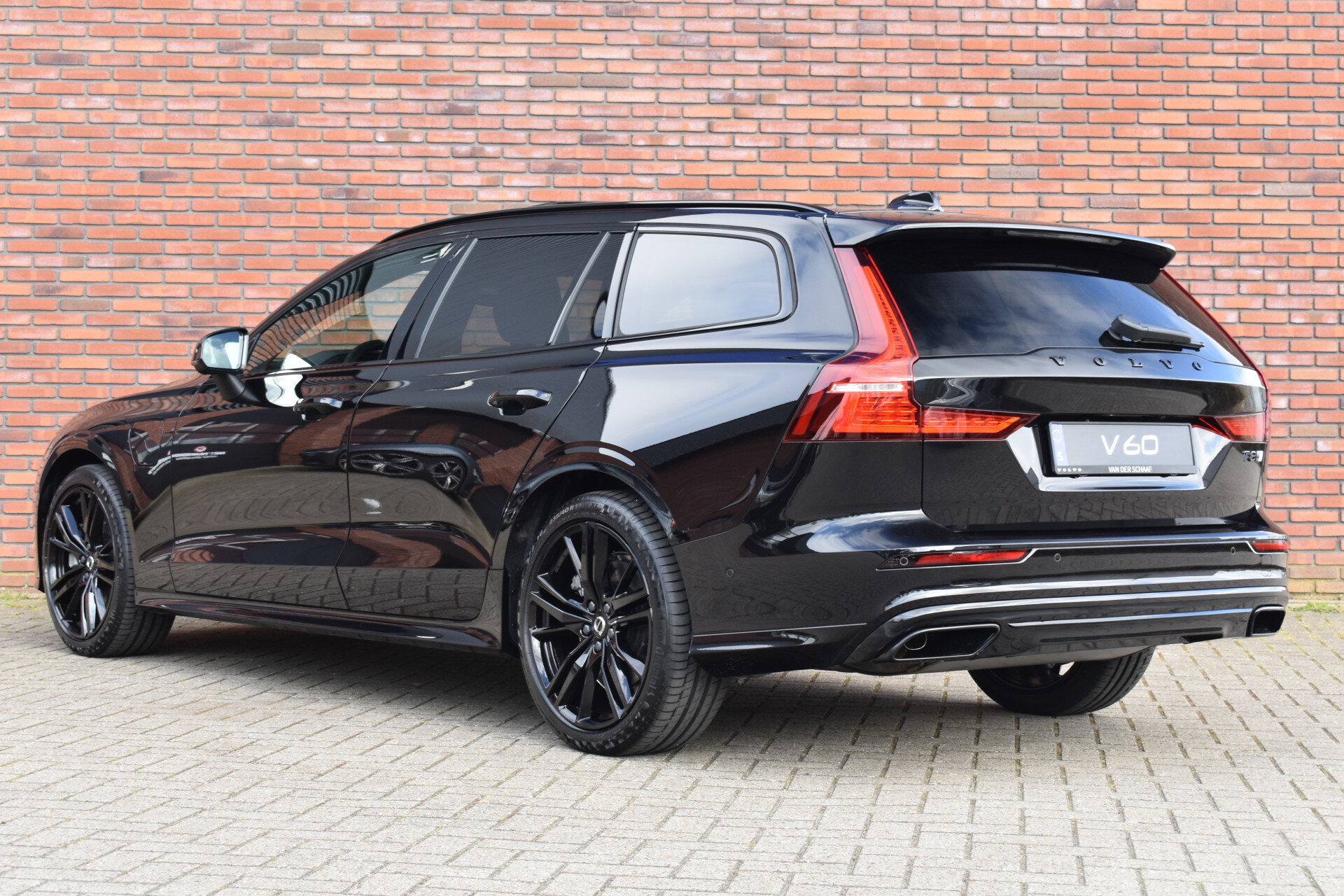 Volvo V60 T8 455PK Plug-in hybrid AWD Plus Dark - Afbeelding 2