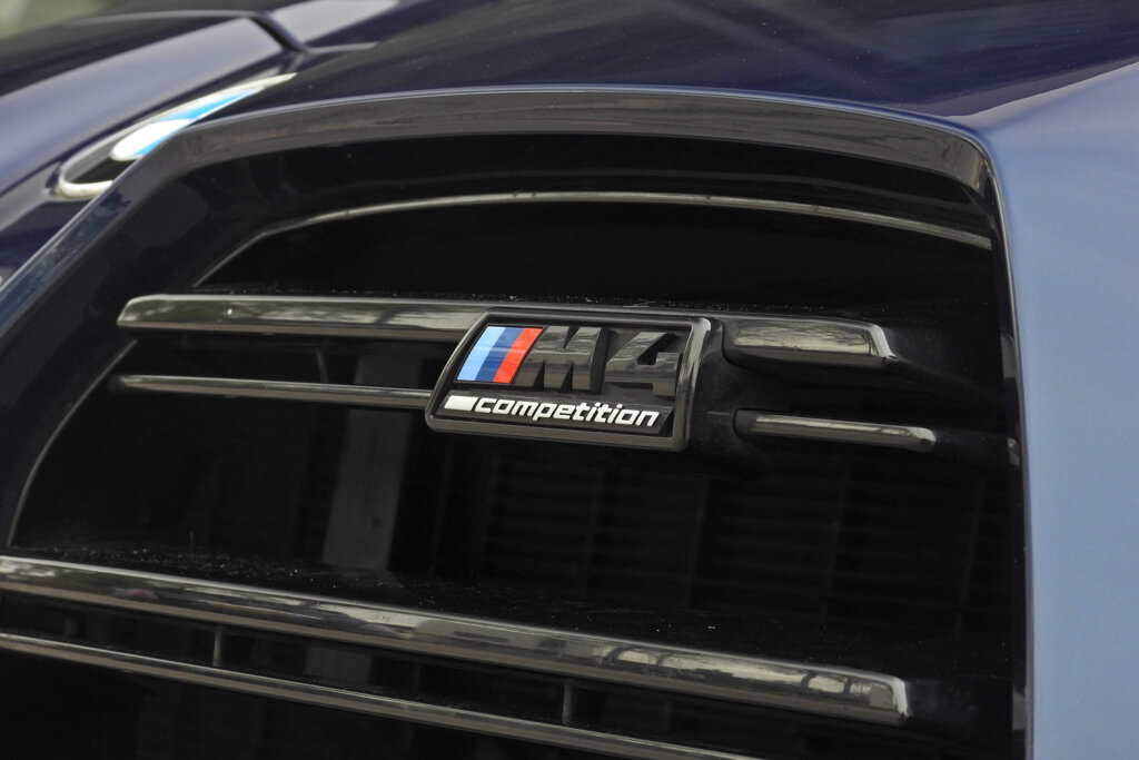 BMW M4 8
