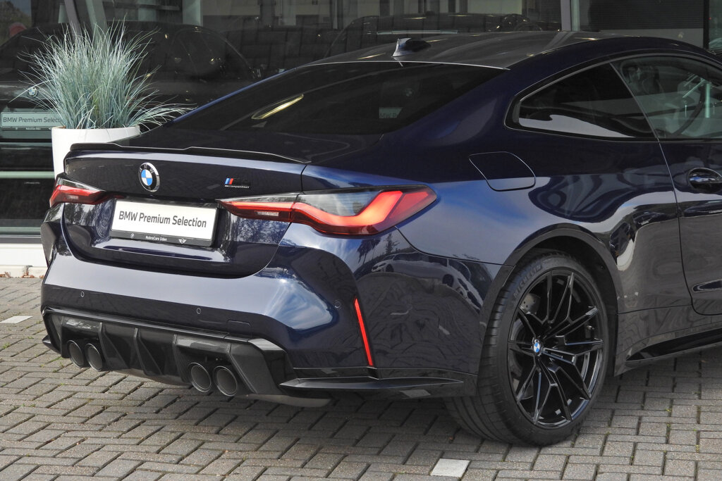 BMW M4 35