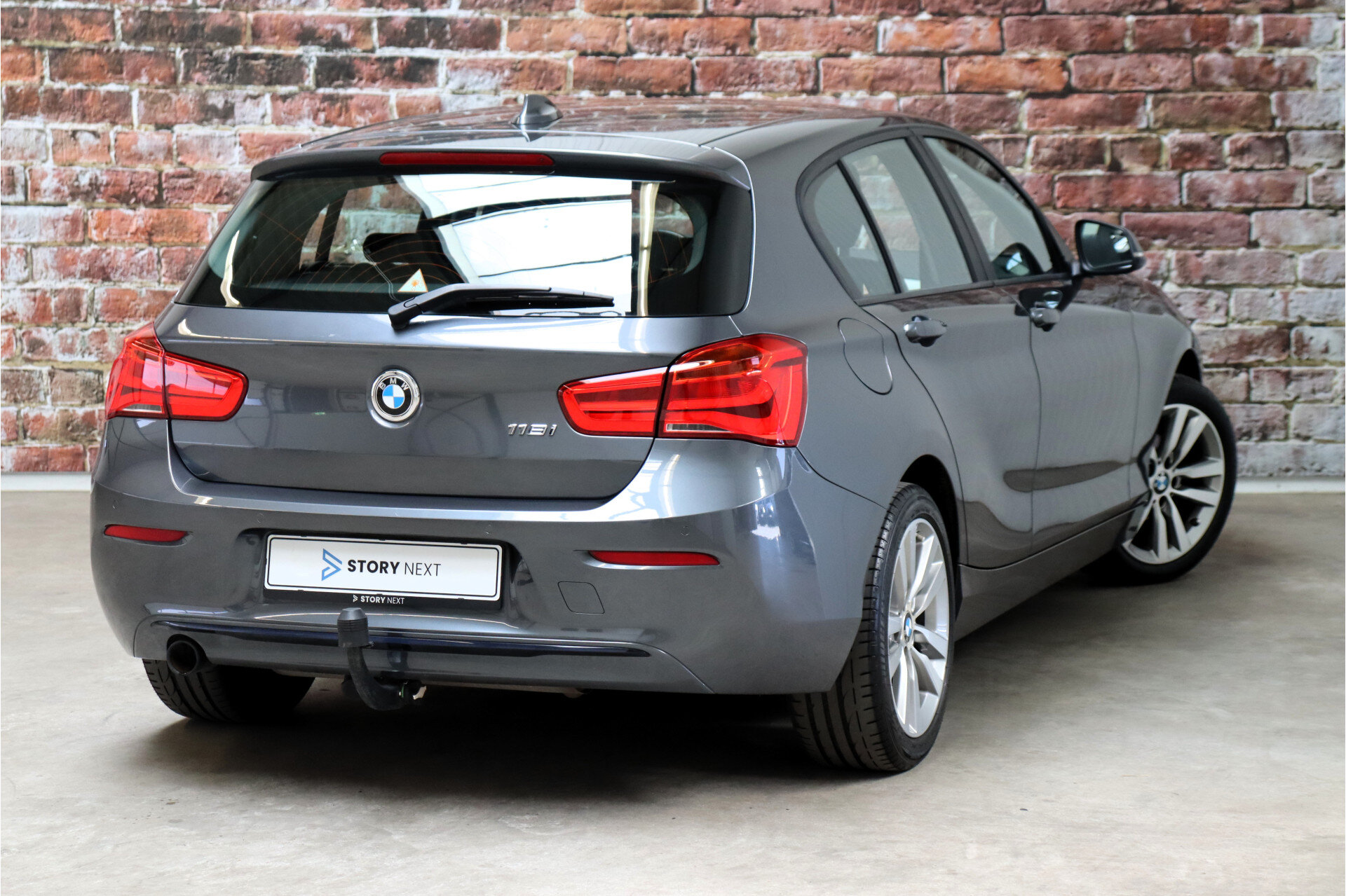 BMW 1 Serie 118i Executive Sport Line Automaat 5 deurs - Afbeelding 4