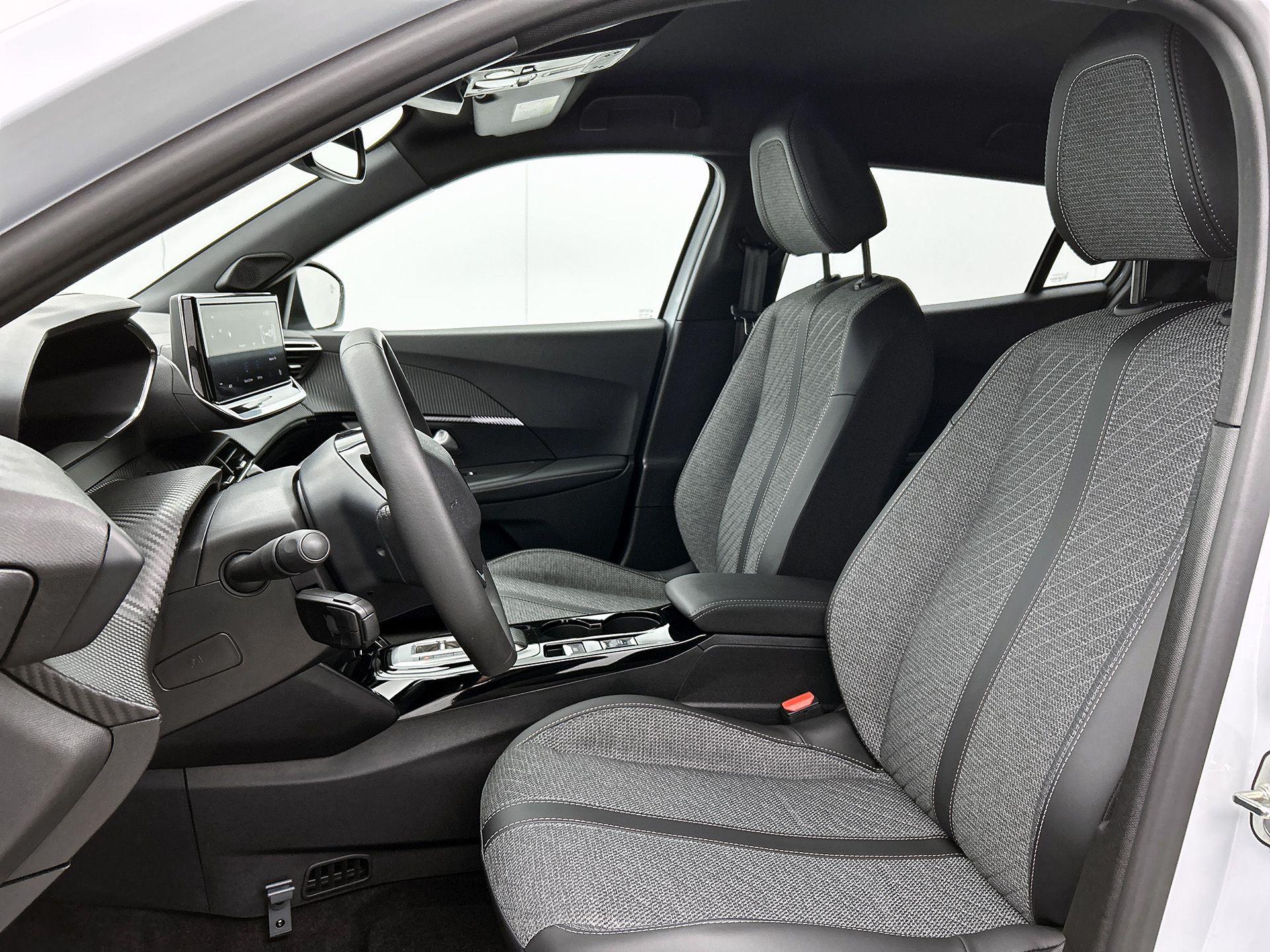 Peugeot e-2008