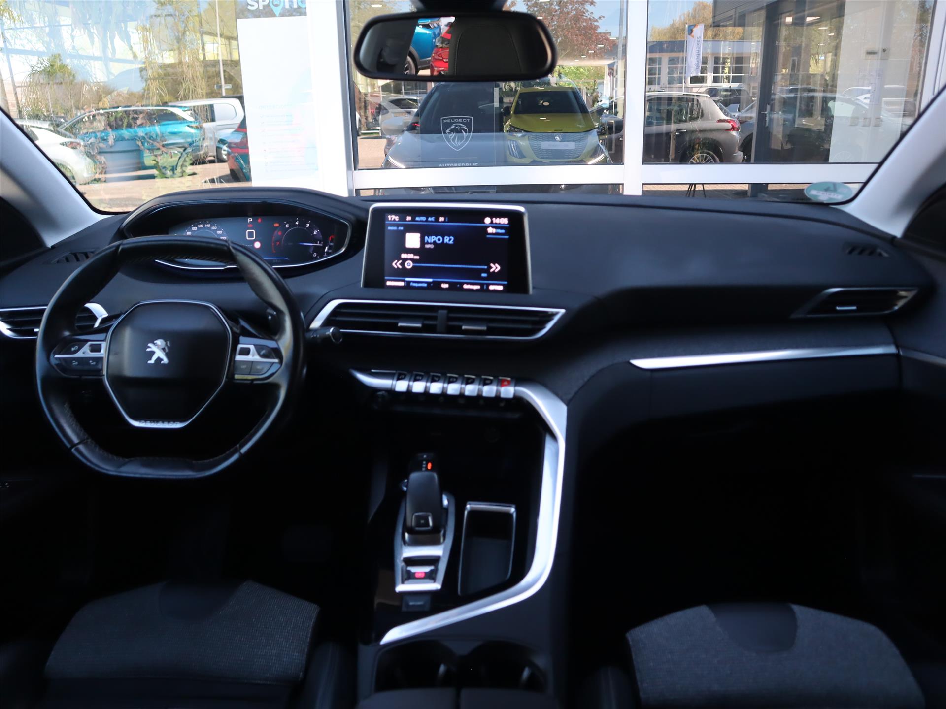 Peugeot 3008 SUV Allure PureTech 130pk S&S EAT6 automaat, Rijklaarprijs, Elektrisch verstelbare comfortstoel Camera Trekhaak - Afbeelding 5