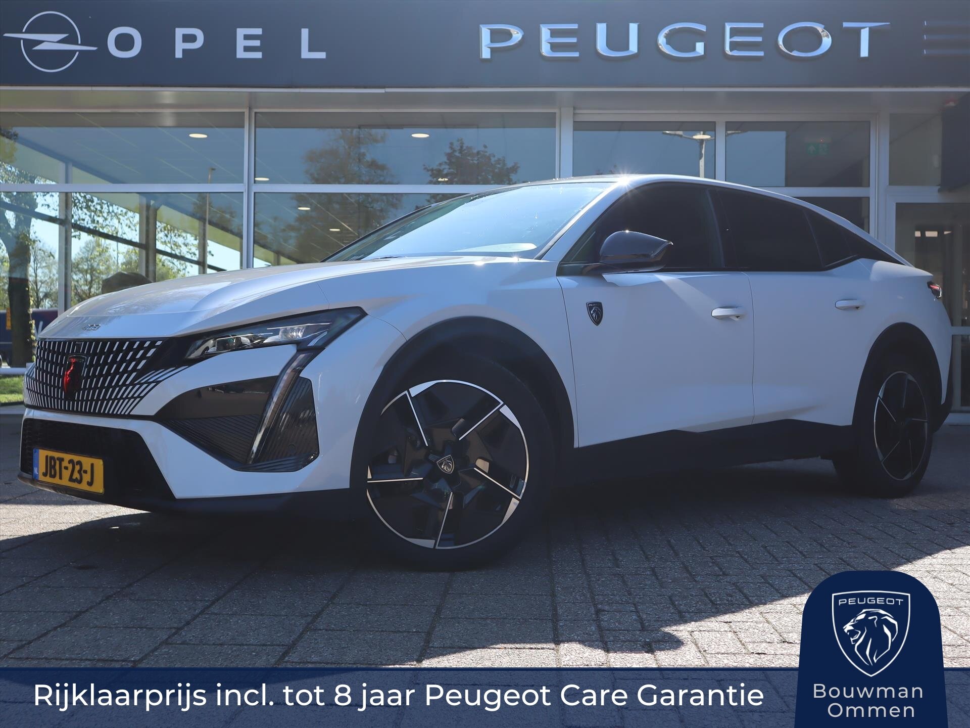 Peugeot 408 GT Hybrid 145pk e-DCS6 Automaat, Rijklaarprijs, Navigatie 360 graden Camera Adaptieve cruise control Elekrtische kofferklep