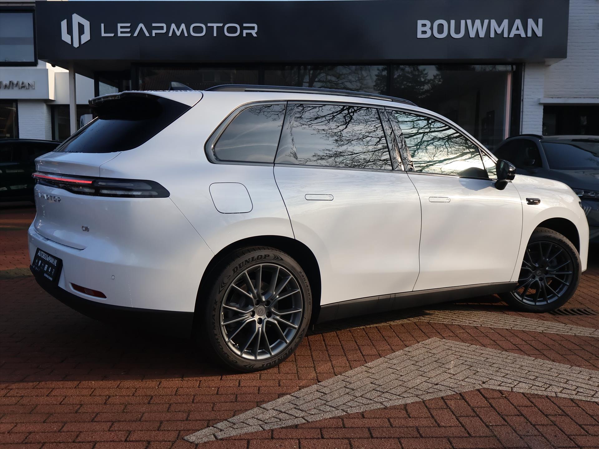 Leapmotor C10 REEV Plug-in hybride 28,4 kWh 215PK Automaat Design NIEUW, Rijklaarprijs | Panoramadak | Camera 360 | Adaptieve Cruise Control - Afbeelding 5