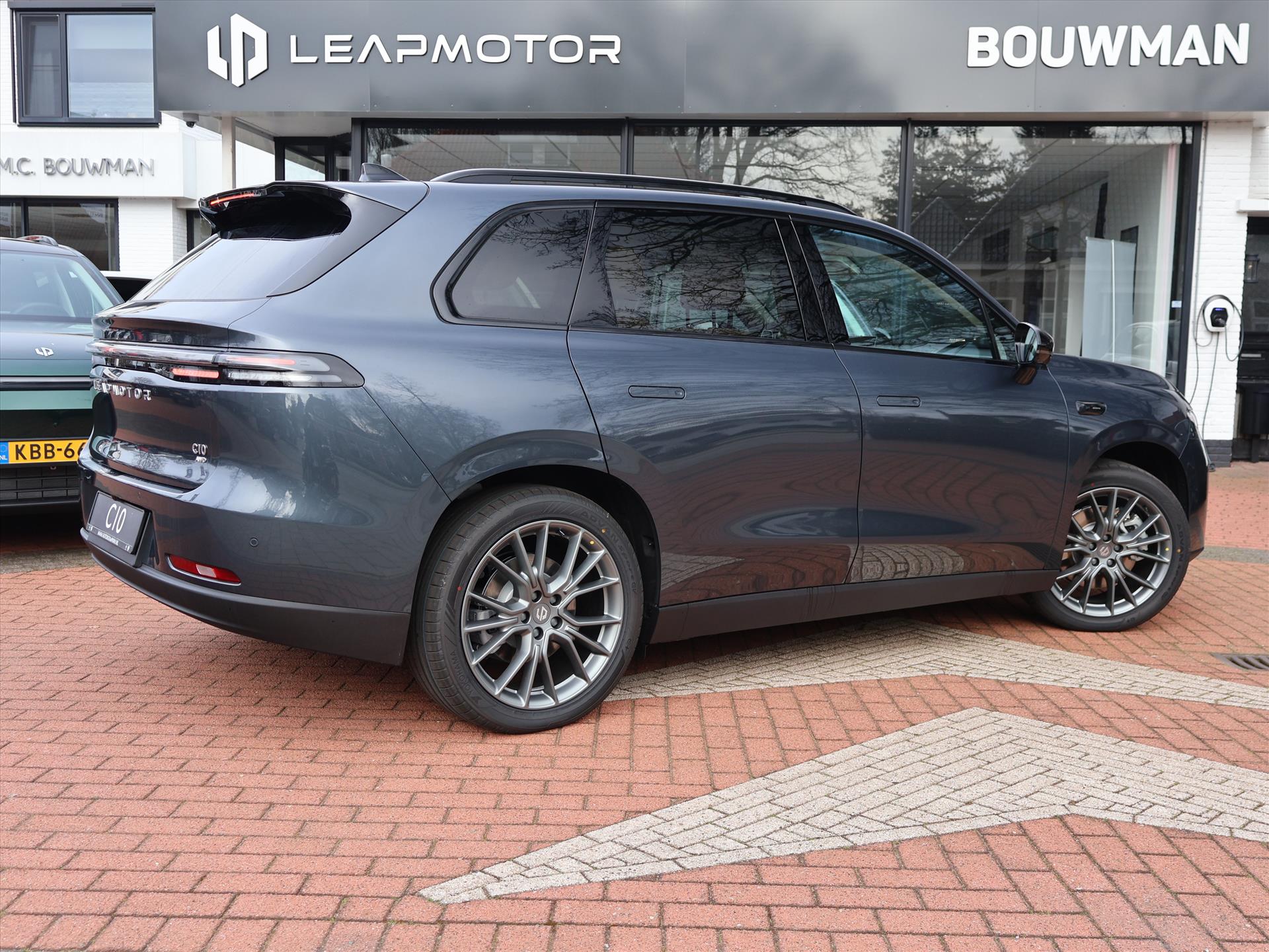 Leapmotor C10 EV ProMax 81,9 kWh 600pk AWD Design, Rijklaarprijs, NIEUW, Rijklaarprijs | Panoramadak | Camera 360 | Adaptieve Cruise Control - Afbeelding 5