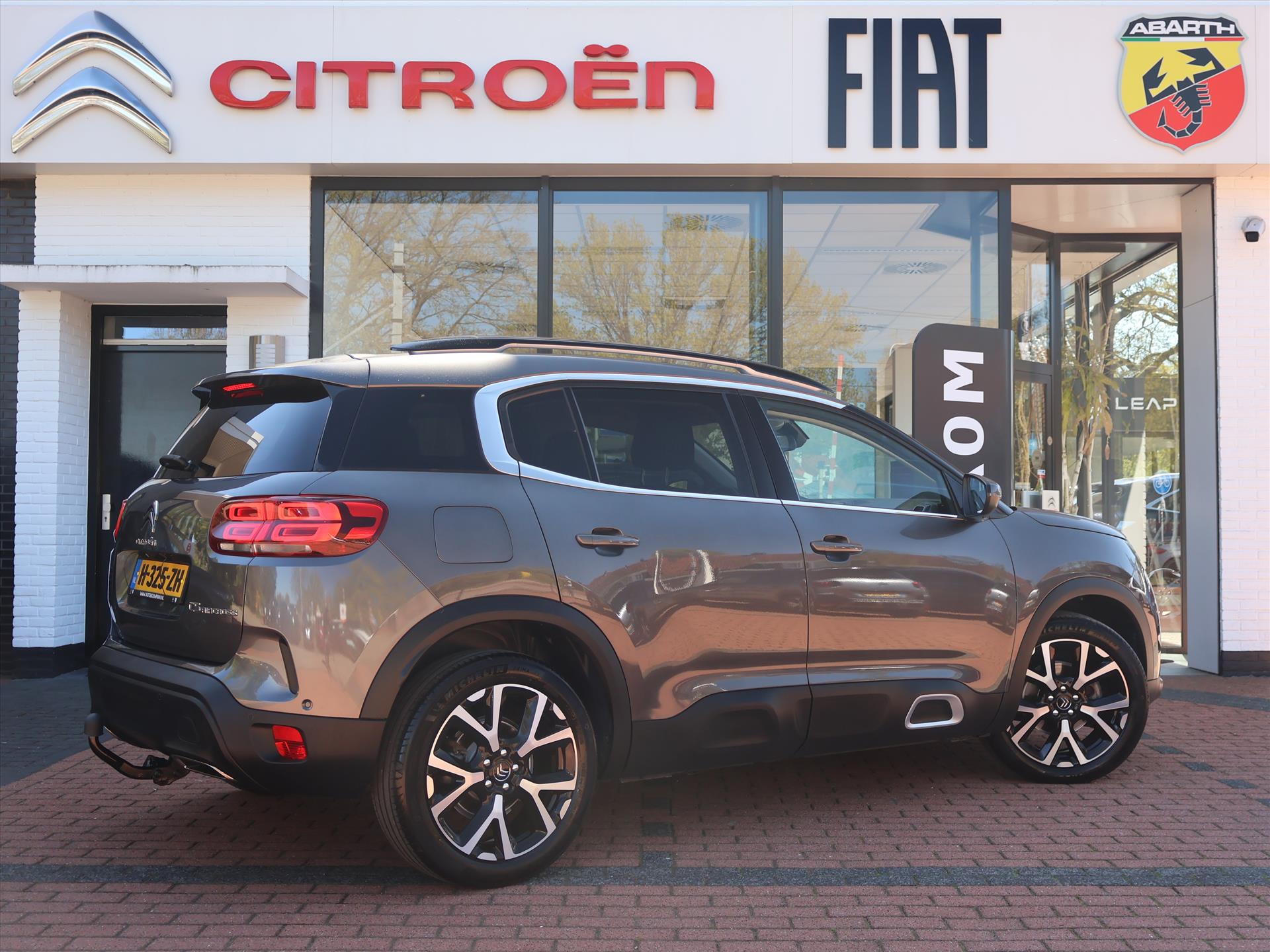 Citroën C5 Aircross PureTech 180PK S&S EAT8 Automaat Business Plus, Rijklaarprijs | Trekhaak | Adaptieve Cruise Control | Camera | Navigatie - Afbeelding 4