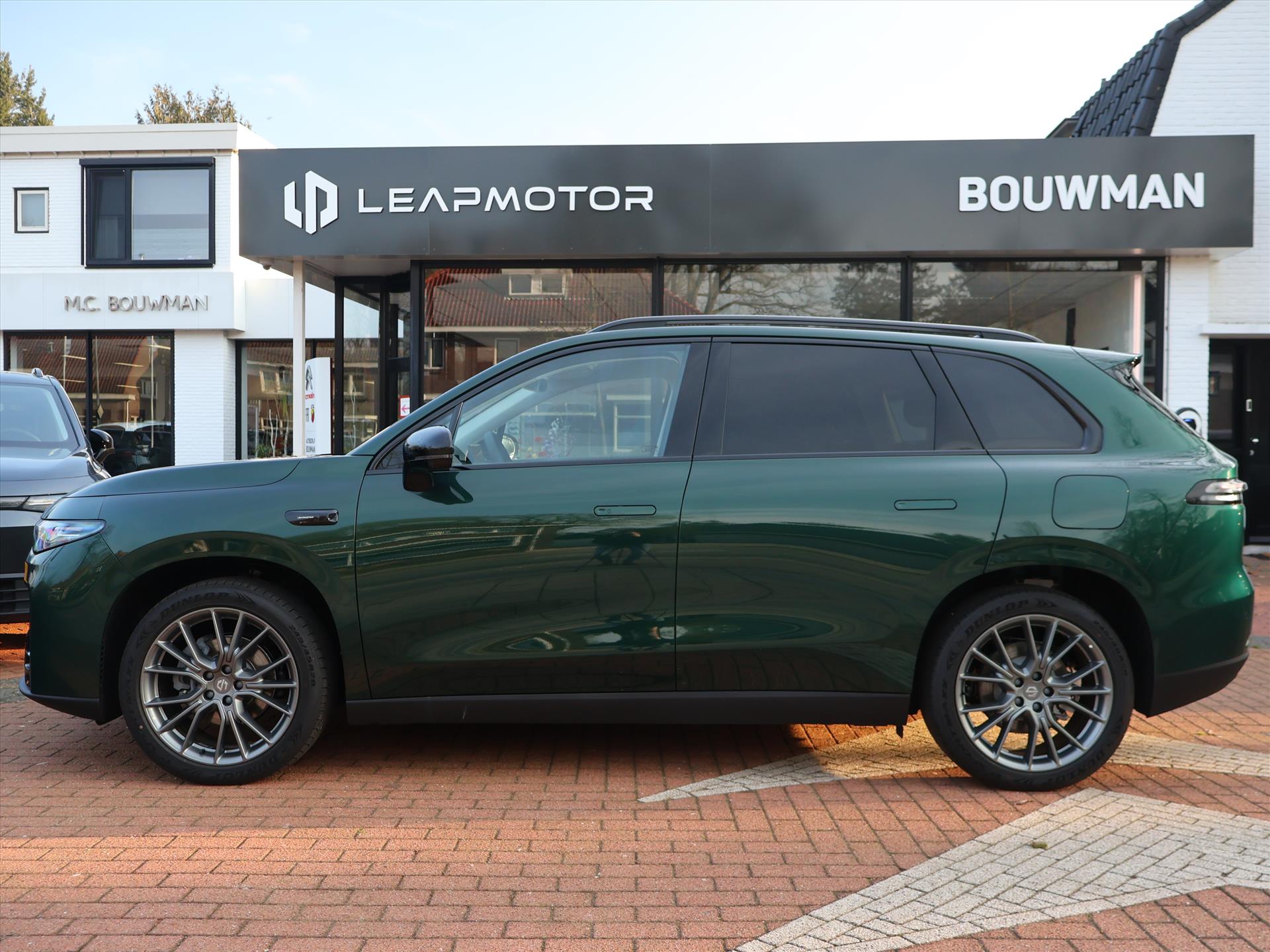 Leapmotor C10 REEV Plug-in hybride 28,4 kWh 215PK Automaat Design NIEUW, Rijklaarprijs | Panoramadak | Camera 360 | Adaptieve Cruise Control - Afbeelding 3