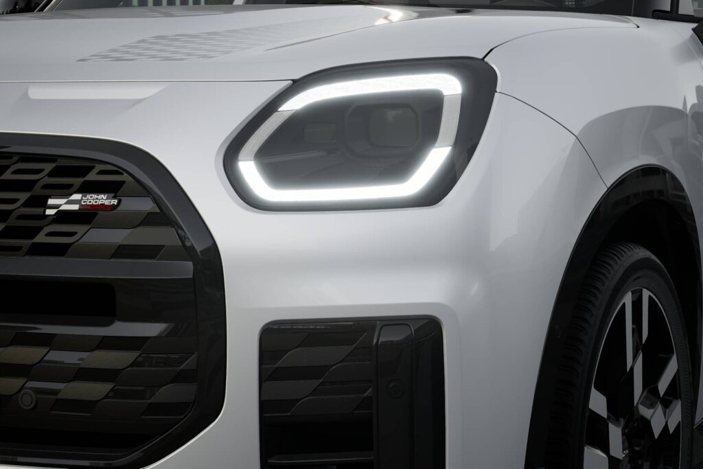MINI Countryman 8