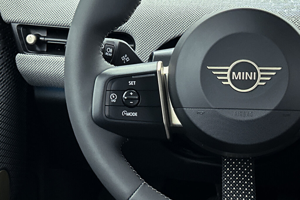 MINI 3-Deurs 24