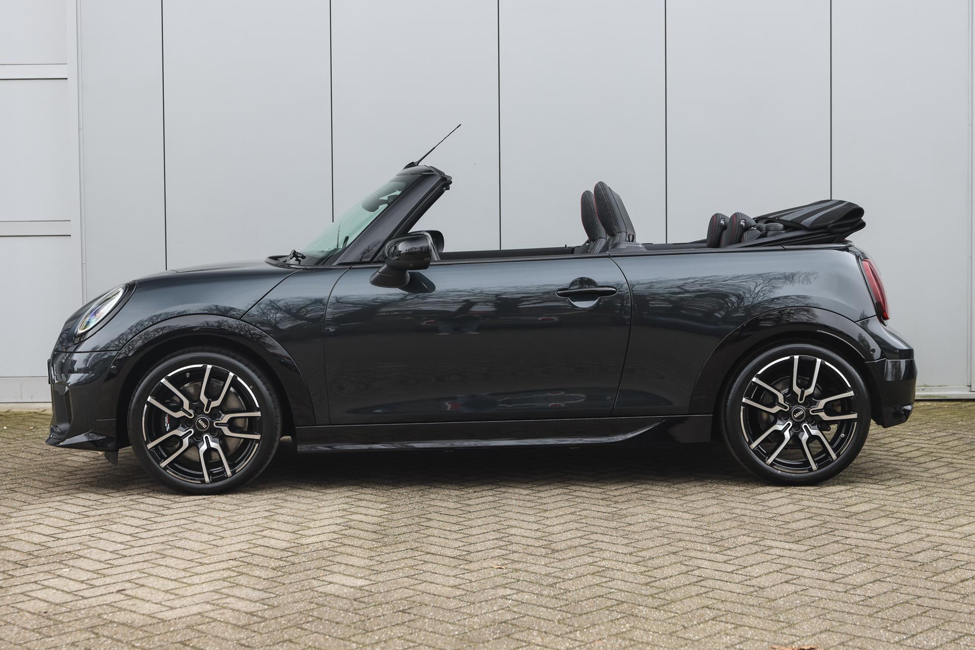 MINI Cooper S Cabrio 7