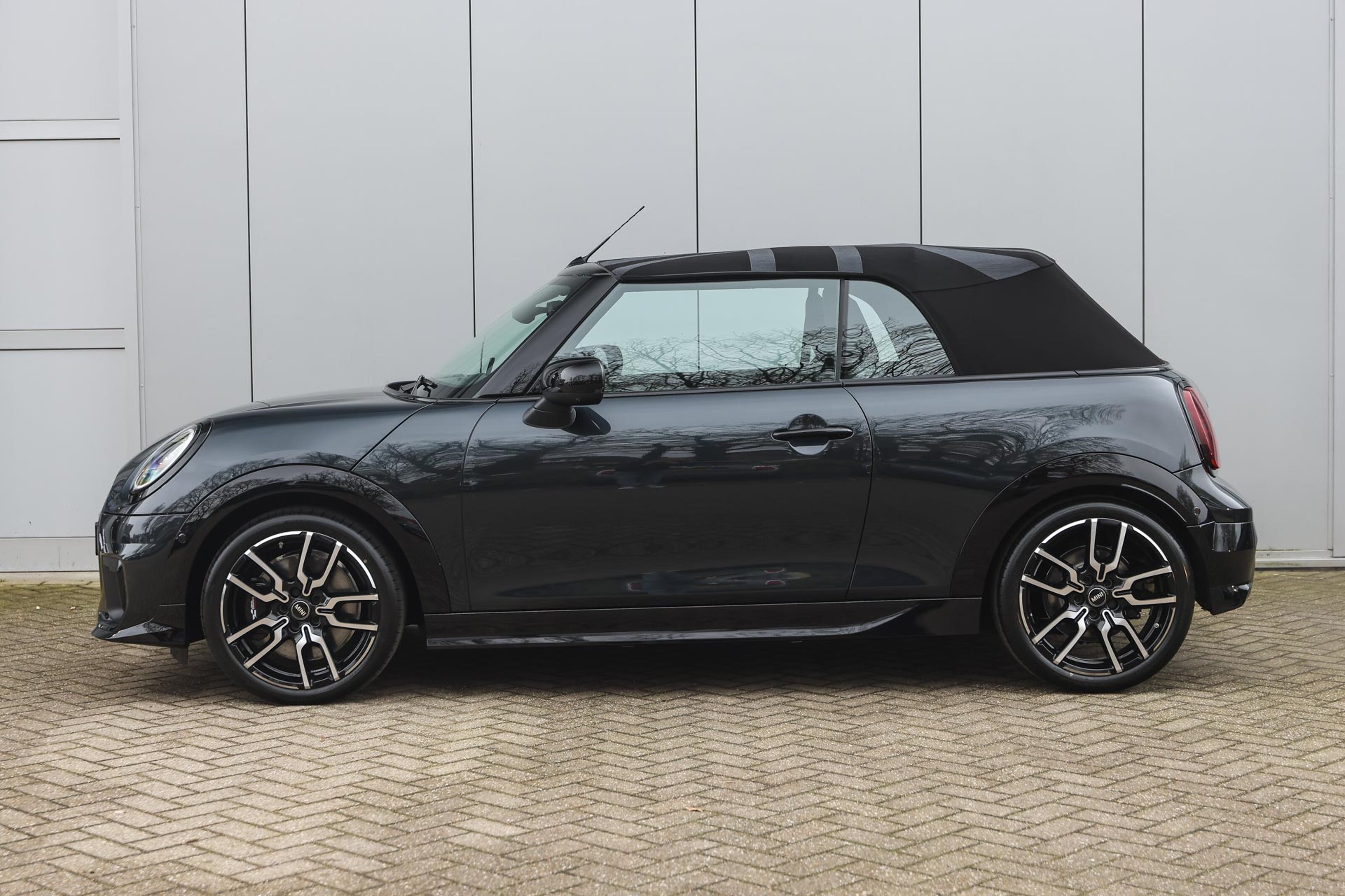 MINI Cooper S Cabrio 8
