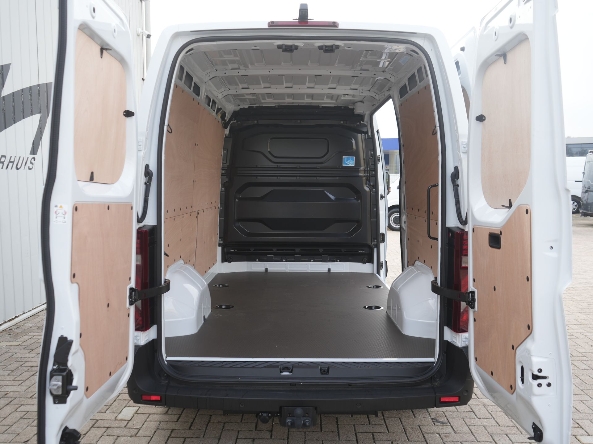 Renault Master T35 2.0 dCi 130 L2H2 Advance *NIEUW!* - Incl. Volledige betimmering & Trekhaak! - Afbeelding 5