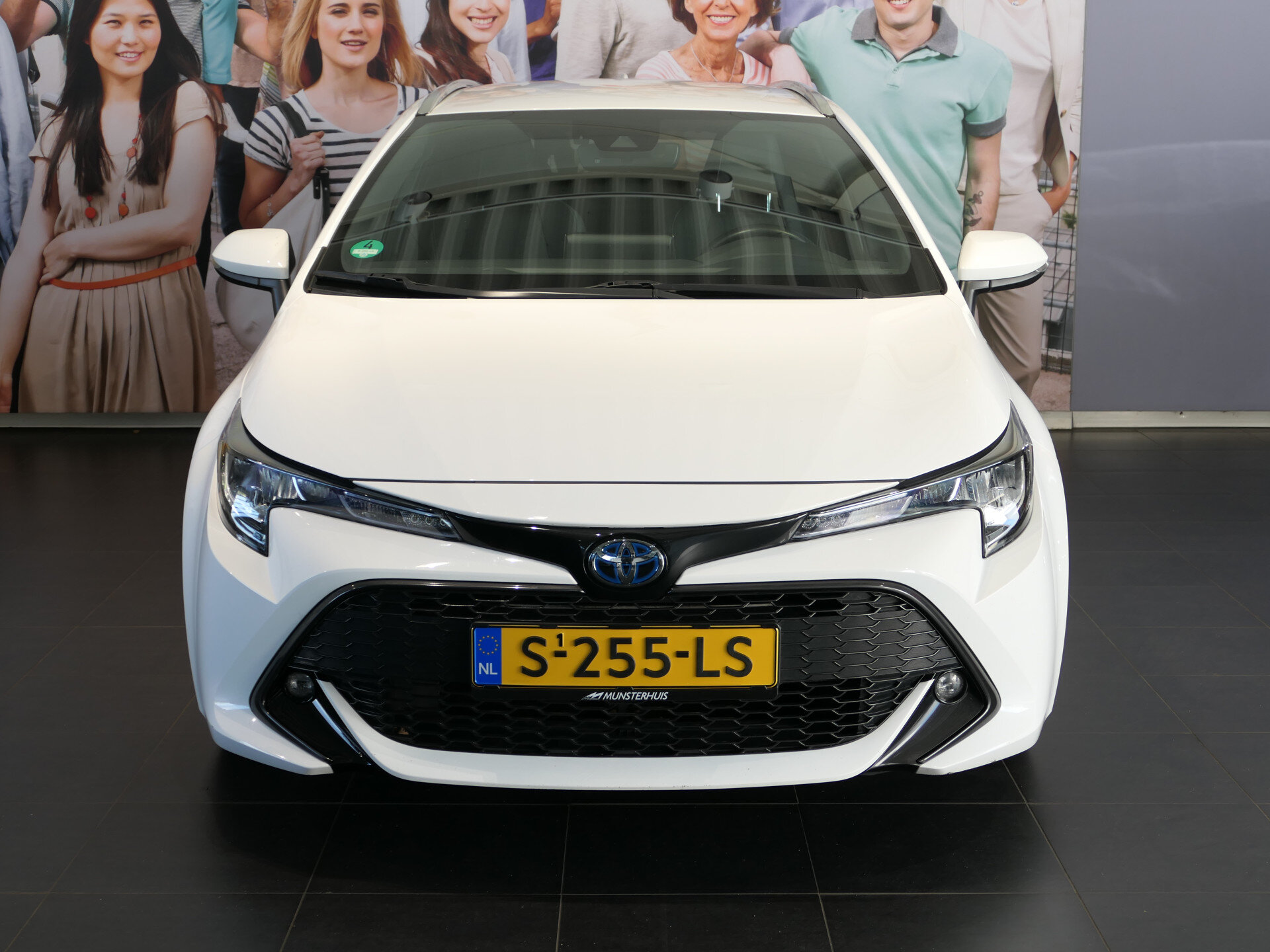 Toyota Corolla Touring Sports 1.8 Hybrid Dynamic - Occasion Lease vanaf €459 p/m - - Afbeelding 2