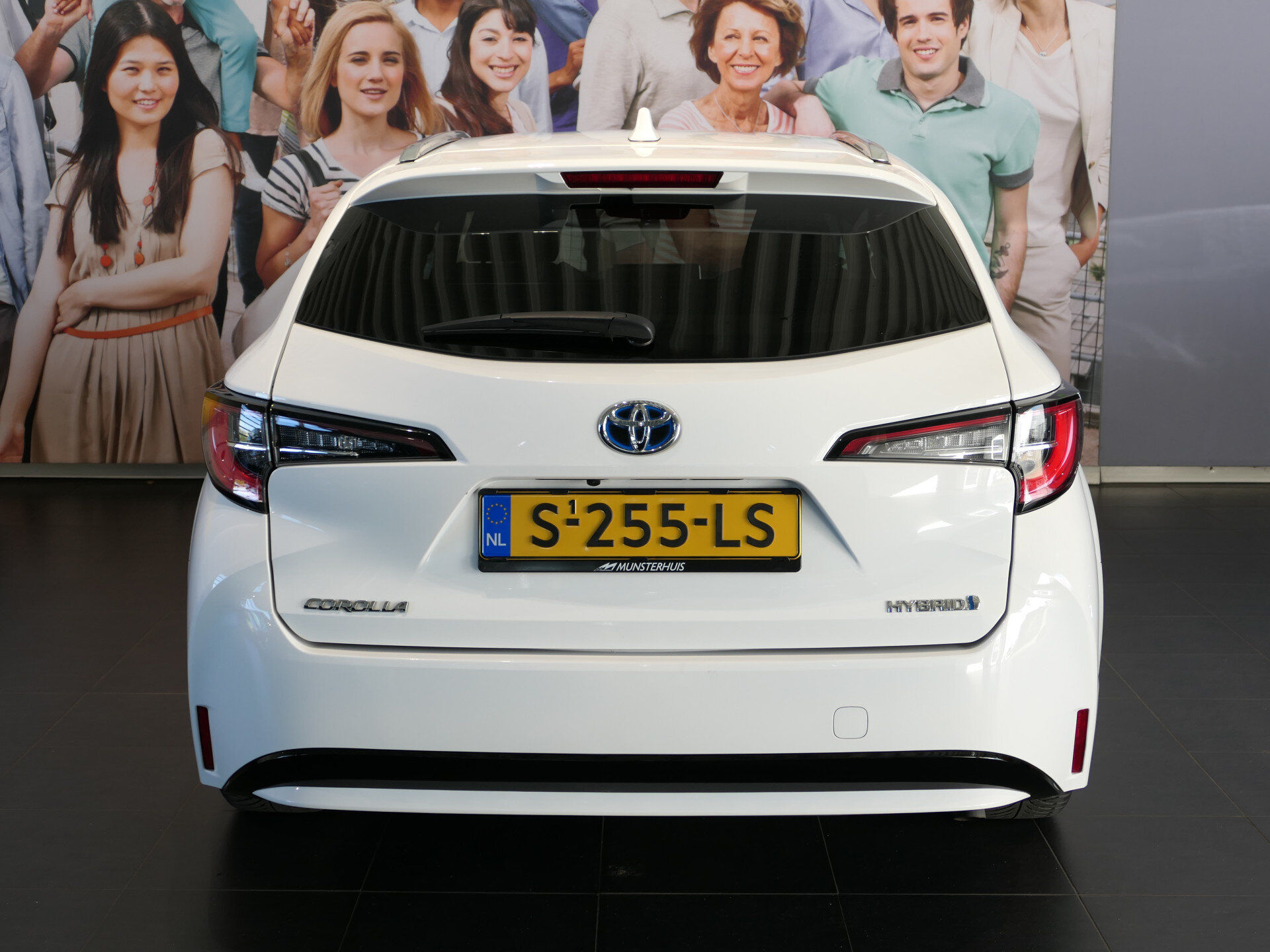 Toyota Corolla Touring Sports 1.8 Hybrid Dynamic - Occasion Lease vanaf €459 p/m - - Afbeelding 4