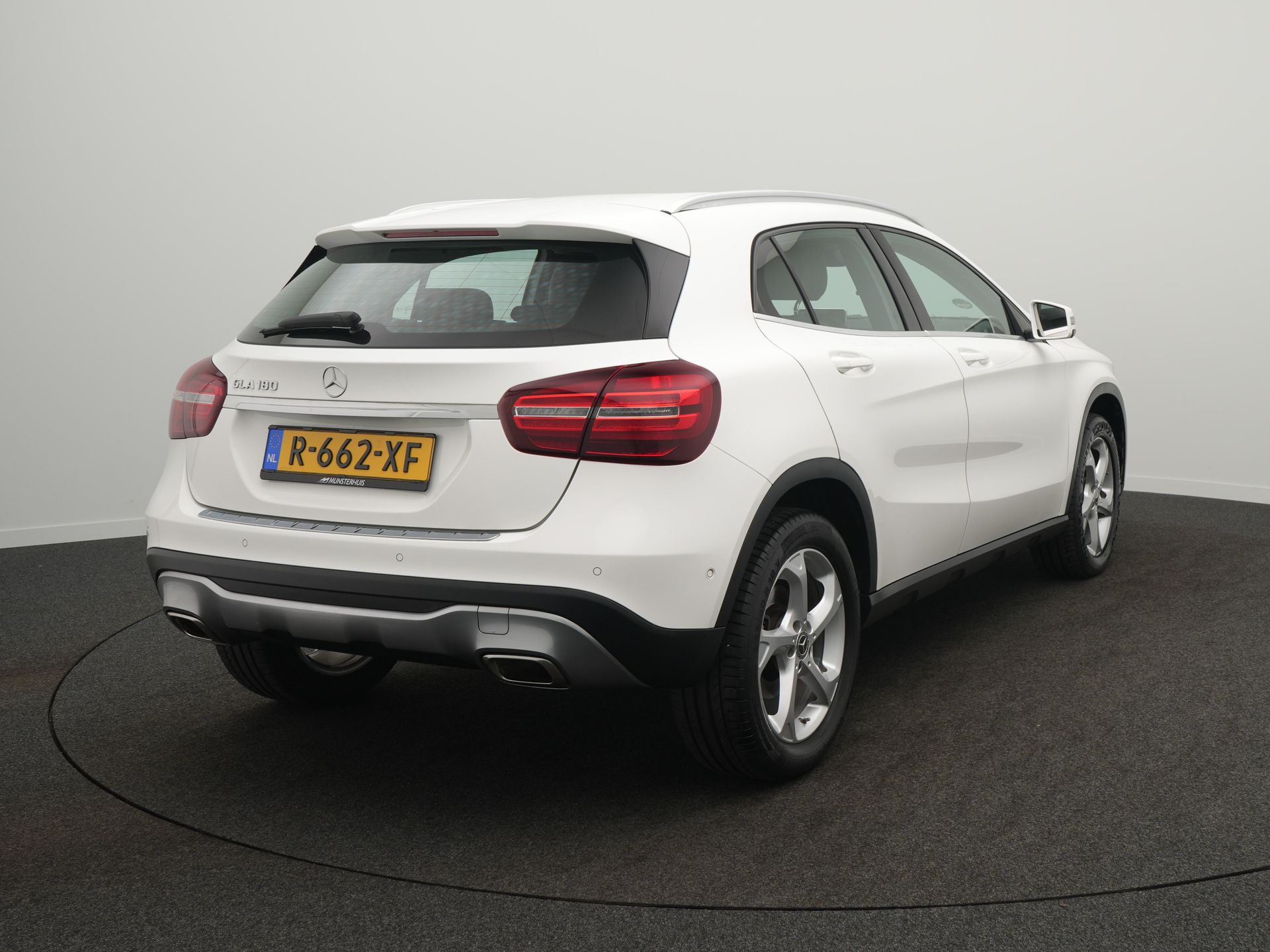 Mercedes-Benz GLA 180 Premium Plus - Afbeelding 4