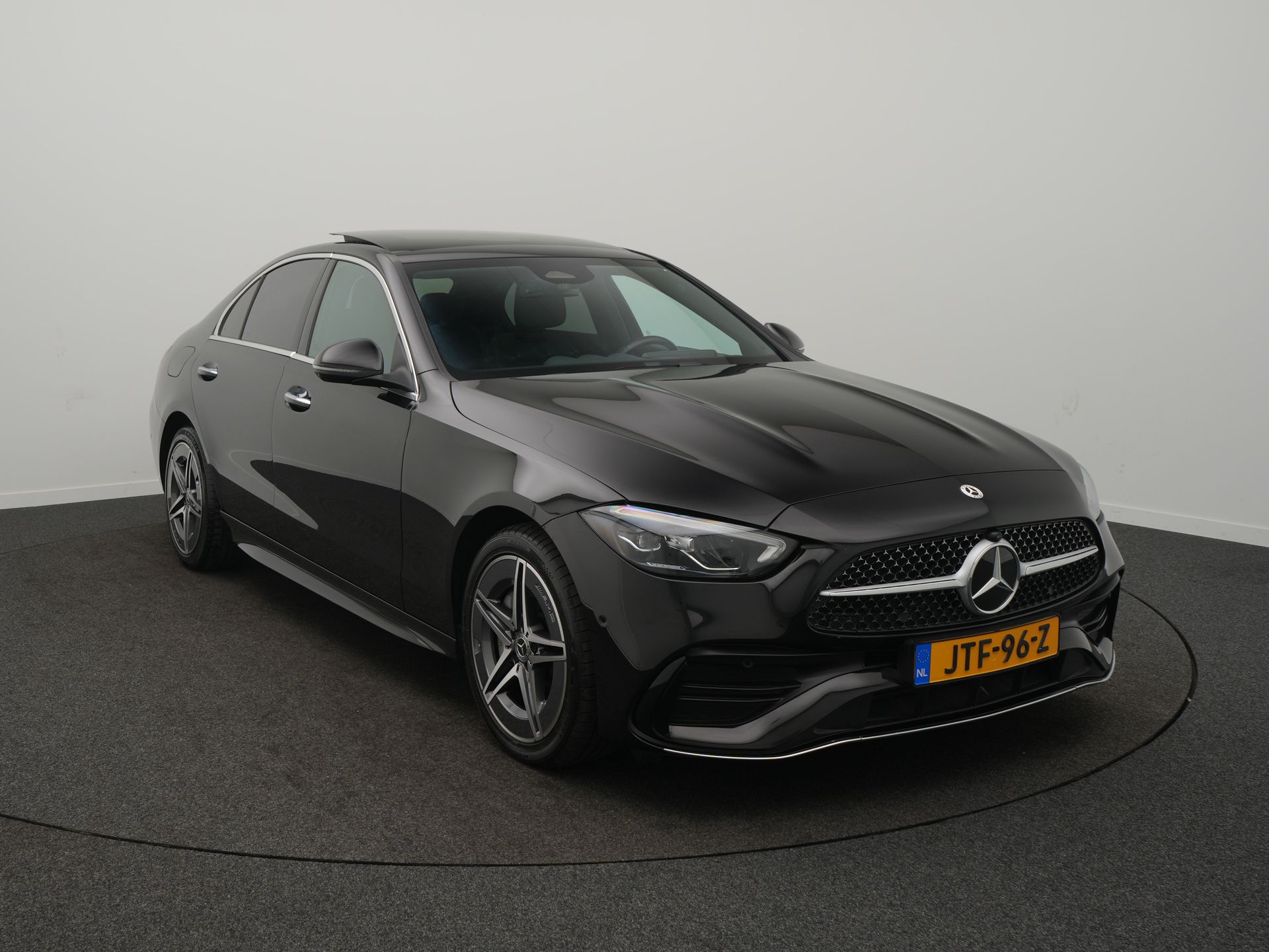 Mercedes-Benz C-Klasse 300 e AMG Line - Occasion Lease vanaf €814 p/m - Afbeelding 2